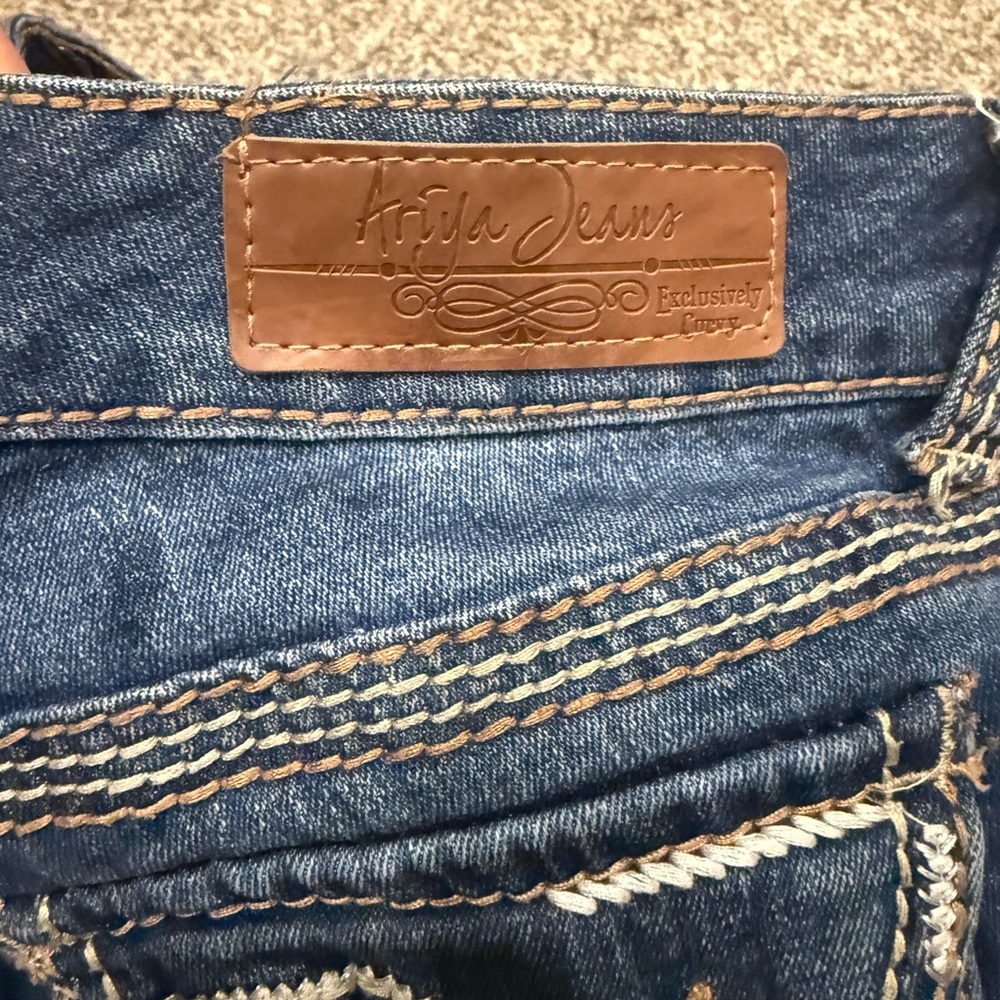 Ariya Bootcut Jeans - Picture 9 of 9